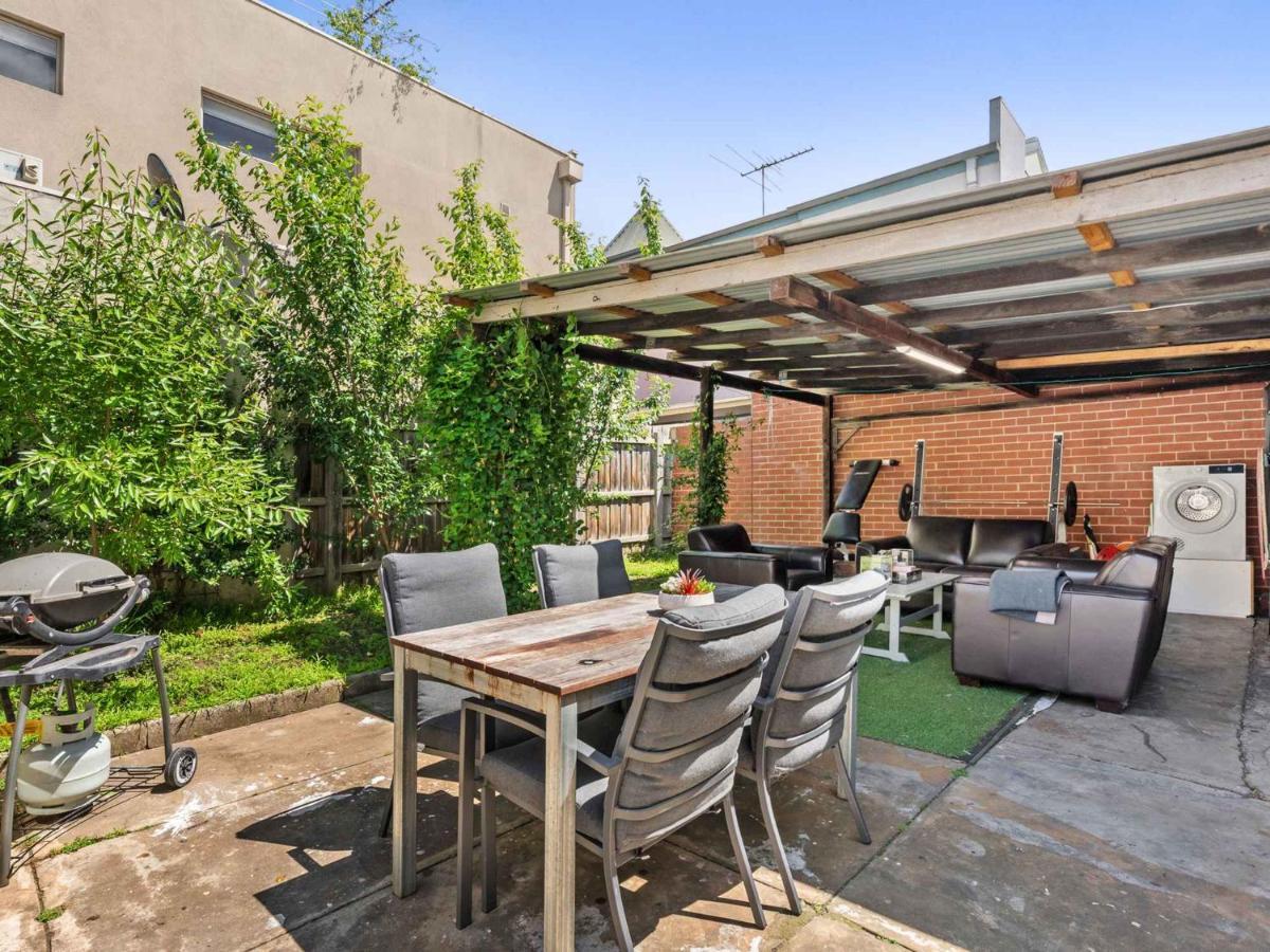 Walk To The Mcg & Aami Park - Free Late Checkout - Great Location & Backyard Villa เมลเบิร์น ภายนอก รูปภาพ