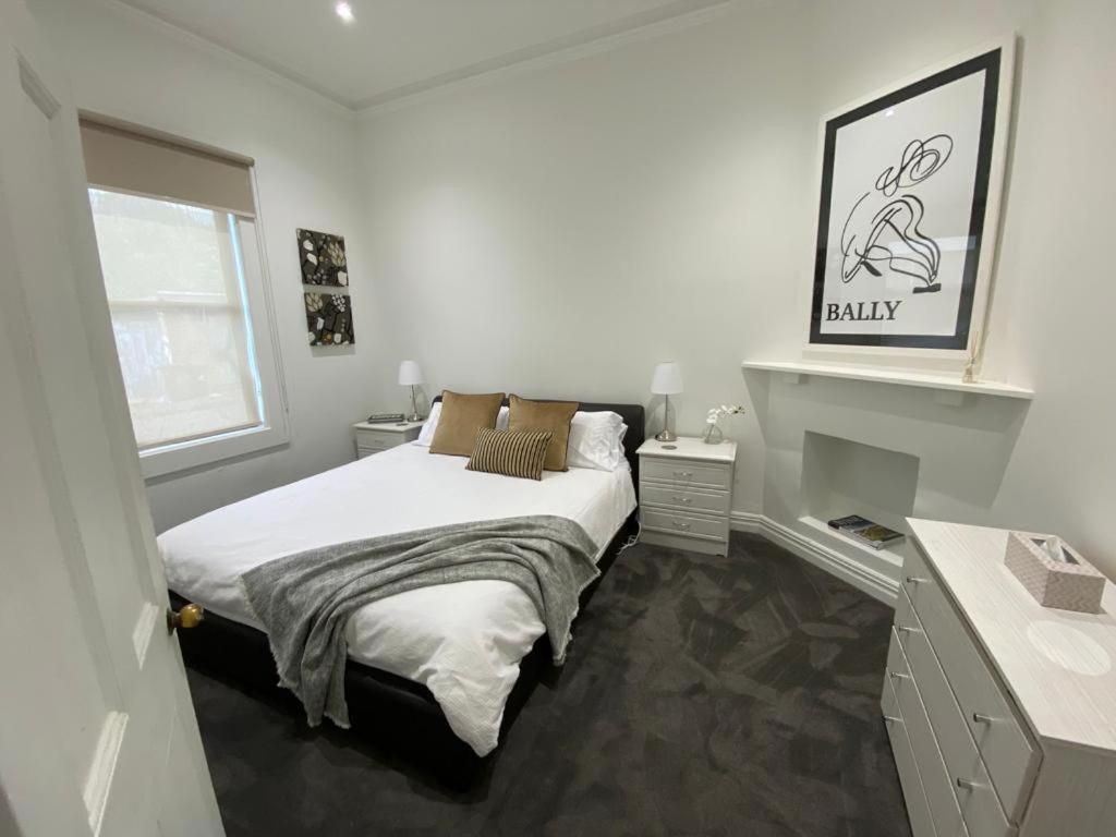 Walk To The Mcg & Aami Park - Free Late Checkout - Great Location & Backyard Villa เมลเบิร์น ภายนอก รูปภาพ