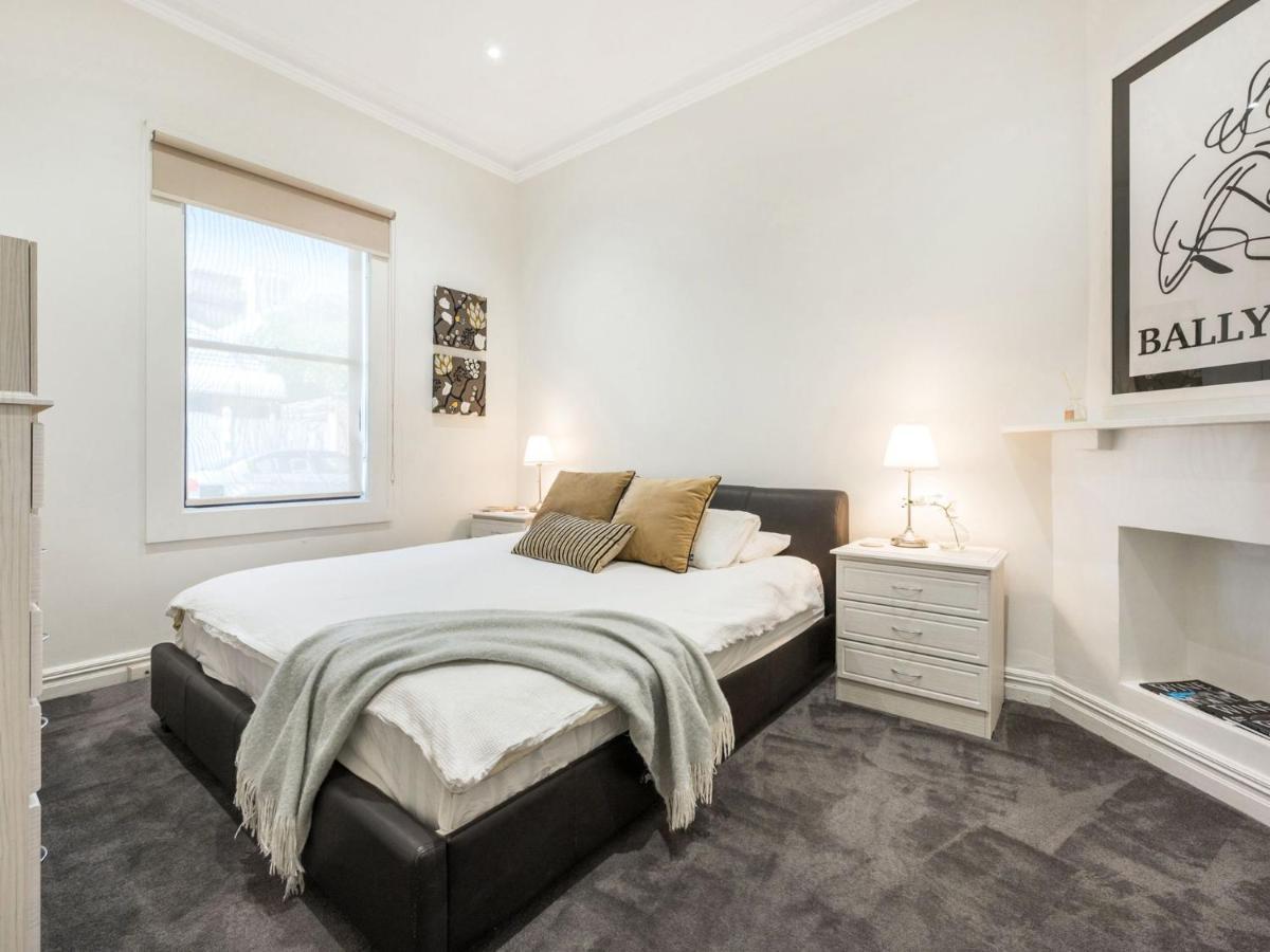 Walk To The Mcg & Aami Park - Free Late Checkout - Great Location & Backyard Villa เมลเบิร์น ภายนอก รูปภาพ
