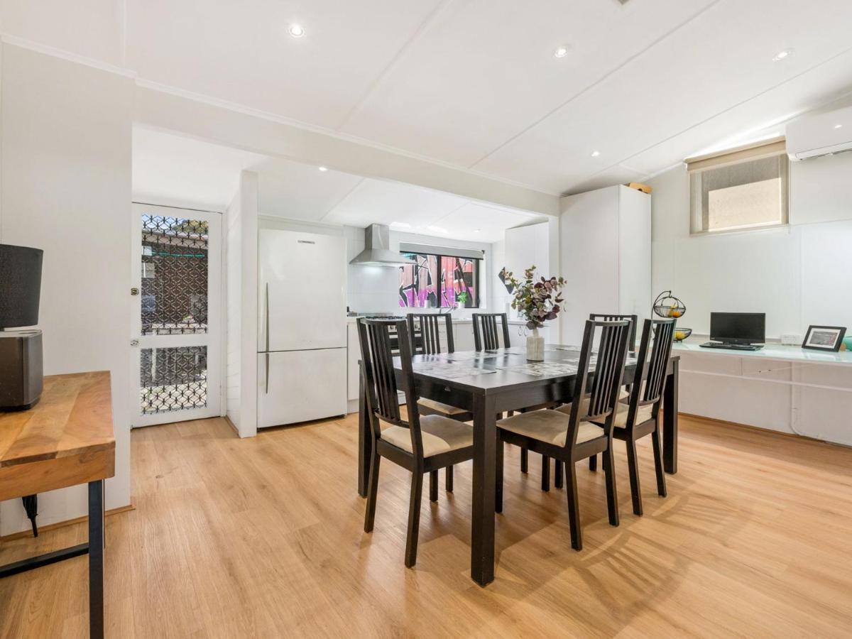 Walk To The Mcg & Aami Park - Free Late Checkout - Great Location & Backyard Villa เมลเบิร์น ภายนอก รูปภาพ